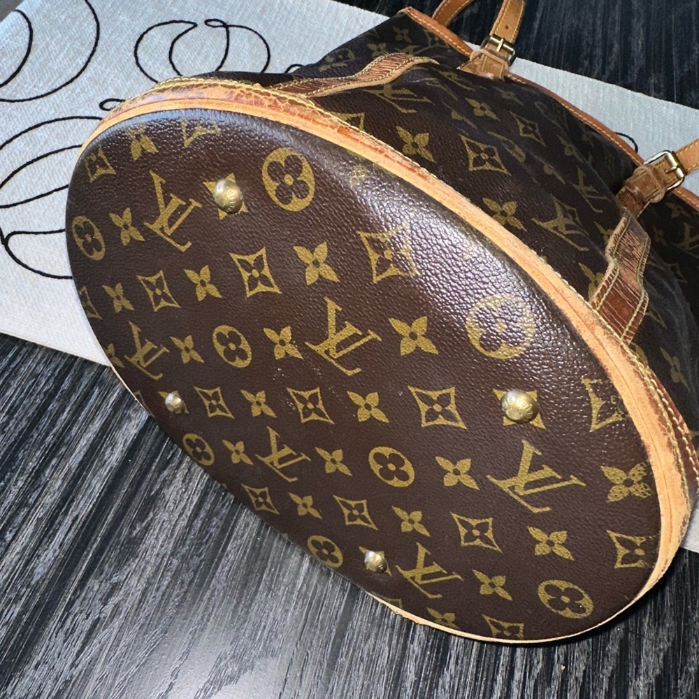 Louis Vuitton Vintage Authentic GM Monogram Bucket Shoulder Bag PERFECT INTERIOR - Picture 3 of 15